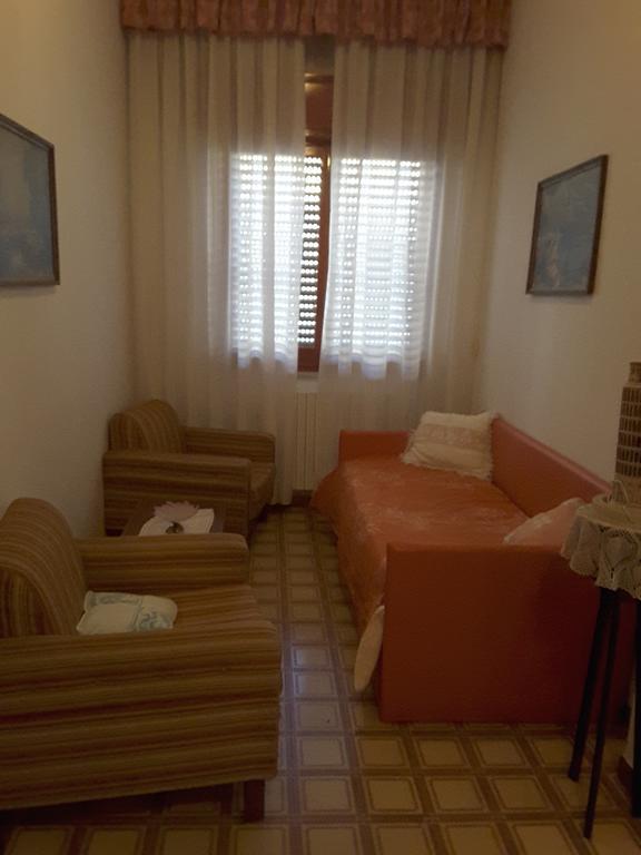 산타크로체카메리나 La Casa Di Salvi 아파트 외부 사진